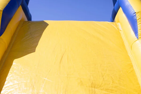 Curso Obstáculo Inflável Para Diversão Estrutura Inflável Parque Lugar Para — Fotografia de Stock