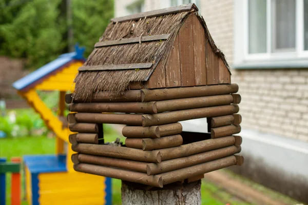 Spielzeughaus Aus Holz Haus Garten Dekoration Für Den Hof Kindergarten — Stockfoto