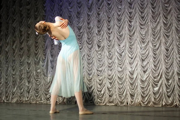 Bailarina Palco Dança Profissional Rapariga Está Dançar Ballet Clássico Movimento — Fotografia de Stock