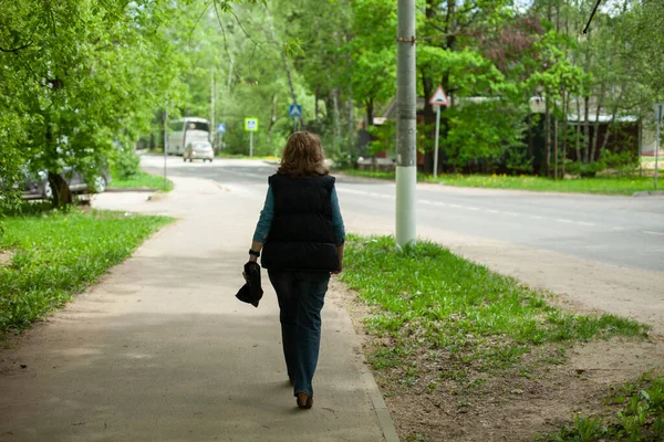 Woman Walks Park Woman Returns Home Way Girl Walks Work — Foto de Stock
