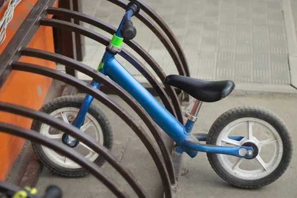 Bicicleta Infantil Aparcamiento Bicicletas Bici Sin Pedales Bicicleta Infantil Para —  Fotos de Stock