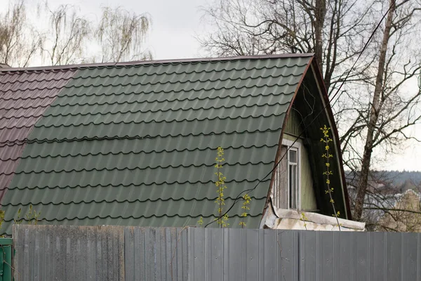 Das Dach Des Hauses Dachschräge Dacheindeckung Für Wohngebäude — Stockfoto