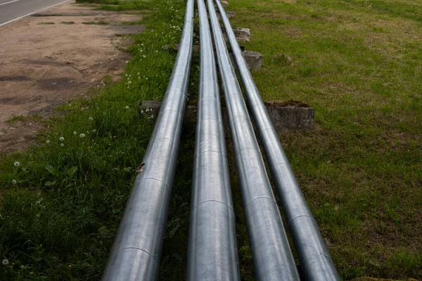 Canos Água Fornecimento Água Quente Tubos Industriais São Forrados Com — Fotografia de Stock