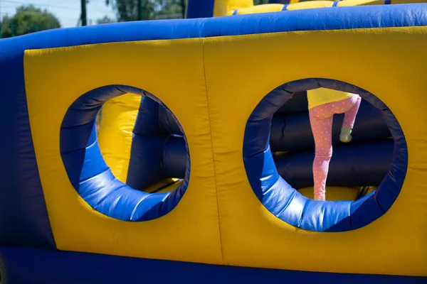 Attraction Gonflable Parcours Obstacles Sportifs Pour Enfants Lieu Repos Dans — Photo