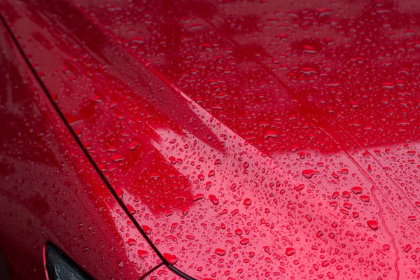 Superficie Del Coche Gotas Lluvia Coche Rojo Está Cubierto Con — Foto de Stock