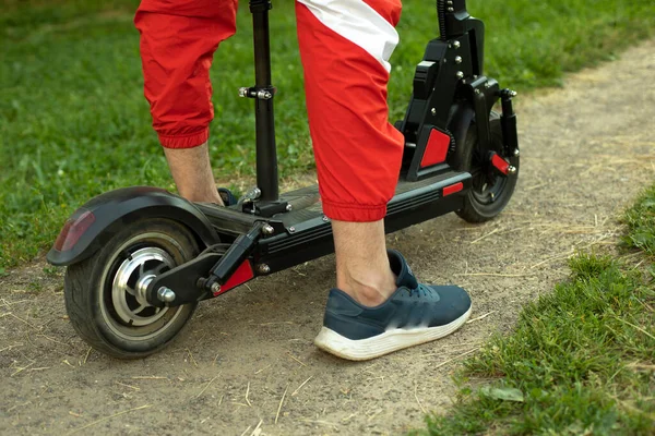 Scooter Elétrico Parque Tipo Está Preparar Para Transporte Eléctrico Pernas — Fotografia de Stock