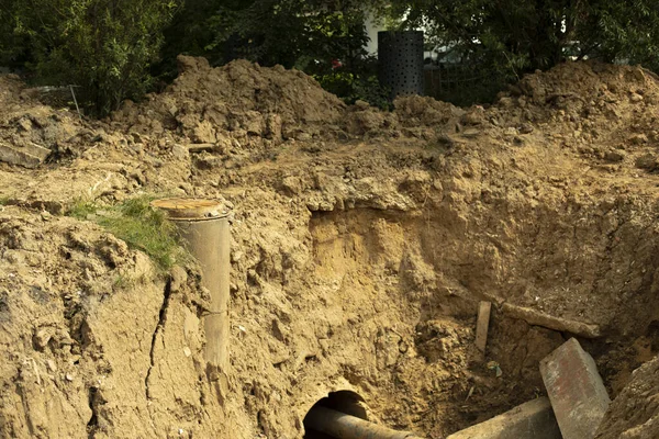 Colocando Tuberías Suelo Suelo Excavado Durante Construcción Resultado Del Trabajo —  Fotos de Stock