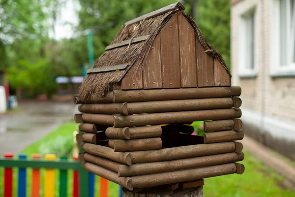 Speelgoedhouten Huis Huis Tuin Decoratie Voor Werf Kleuterschool Een Huis — Stockfoto