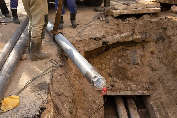 Sostituzione Dei Tubi Fognari Posa Tubi Del Gas Nel Terreno — Foto Stock