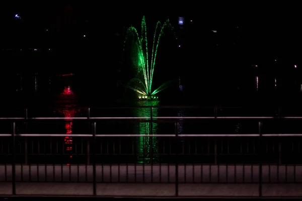 Colored Fountain Night Colored Fountain Pond Streams Water Highlighted Colored — Stock Photo, Image