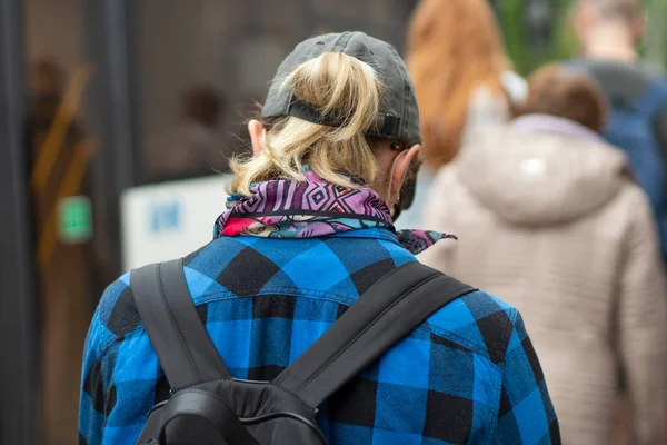 Chica Autobús Una Mujer Sienta Transporte Público Paseo Chica Transporte — Foto de Stock