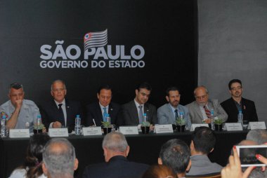 Sao Paulo 10, 14, 2019 - PUBLIC Güvenlik - Çevre Polisine araçların teslim edilmesi ve Altyapı ve Çevre Bakanı Marcos Penido ile birlikte 40 bin Glock tabancası satın alındığı duyuruldu