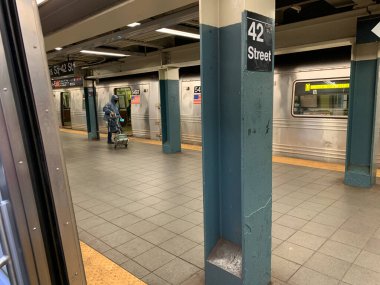 COVID sırasında metroda hareket 19 hareket, New York, ABD
