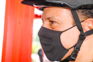 12 Aralık 2020, Sao Paulo, Brezilya: Sao Paulo Valisi, Joao Doria ve Sao Paulo Belediye Başkanı Bruno Covas, Marginal Pinheiros bisiklet yolunun yeniden canlandırma çalışmalarına katıldılar. 