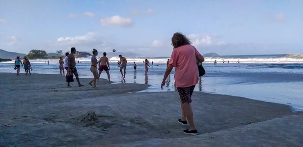 Florianopolis 2020 Emberek Mozgása Strandon Praia Matadeiro — Stock Fotó