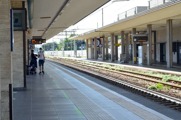 Int Förflyttning Järnvägsstationen Juni 2020 Rimini Italien Efter Öppnandet Gränserna — Stockfoto