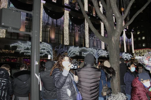 Nova York 2020 Las Decoraciones Navideñas Atraen Multitudes Nueva York —  Fotos de Stock