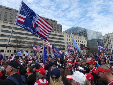 WASHINGTON DC, ABD 12 / 12 / 2020 - Washington, ABD 'de Sağ Kanat gösterileri patladı