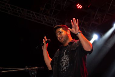 Sao Paulo 'daki Allianz Parque' da açık hava müzikali. 1 Ağustos 2020, Sao Paulo, Brezilya: Brezilyalı şarkıcılar yeni arabalı sinema formatında müzik şovlarını sunar