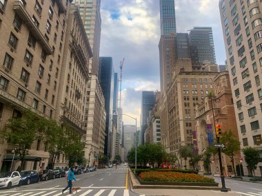 17 Ağustos 2020, New York, ABD: New York 'ta ani hava değişikliği şehre yağış yağdığını gösteriyor. Son günlerde durum böyle, günün erken saatlerinde güneşli, akşamları ise yağmurdan dolayı bulutlu. (Fo