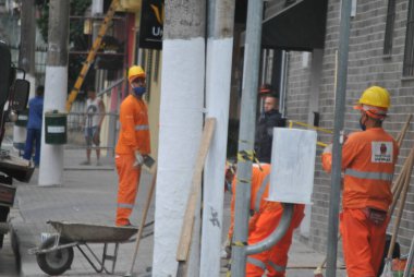 Covid-19 'un ortasında sokak temizliği. 29 Eylül 2020, Sao Paulo, Brezilya: Sao Paulo Belediyesi çalışanları, Covid-19 (Foto: Adeleke Anthony Fote / TheNews2 / Deposit Fotoğrafları / TheNews2) 