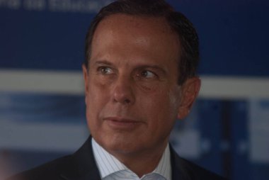 SAO PAULO, SP, 09.01.2020 - Sao Paulo Valisi Joao Doria Profesör Jose Maria Reys ile Escola Estadual 'ı ziyaret etti