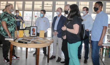 9 Eylül 2020, Sao Paulo, Brezilya: Sao Paulo Belediye Başkanı Bruno Covas, Ekonomik Kalkınma ve Çalışma Bakanı ile birlikte Tiradentes 'teki (TEIA) kültür eğitim merkezini ziyaret etti. 