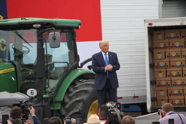 Presidente Donald Trump Participa Una Gira Por Flavor 1St Growers — Foto de Stock