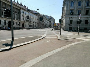 Milan (IT), 20 / 04 / 2020 - COVID-19 - İtalya 'nın Milano kenti 