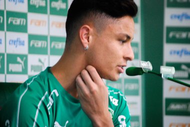 Sao Paulo - 12 Şubat 2020: Sentetik çimenlikte antrenman sırasında PALMEIRAS oyuncularının eğitilmesi.