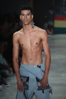 SAO PAULO, SP, 15.10.2019 - SPFW N48 - Korshi markasının geçit töreni 