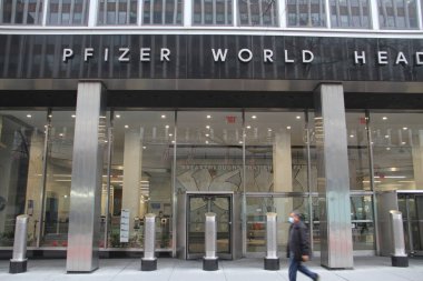 12 Aralık 2020, New York, ABD: ABD FDA (Gıda ve İlaç İdaresi), Pfizer Covid-19 aşısının Cuma gecesi acil kullanımını onayladı.