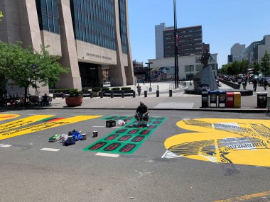 WASHINGTON, EUA, 06.06.2020 - PLAZA HAYAT MATTERS / CASA BRANCA - O prefeito de Washington DC Muriel Bowser renomeia parte da rua 16 em frante a Casa Branca para Black Lives Matter Plaza. Ha um protesto pacifico em frante a Casa Branca pela mor