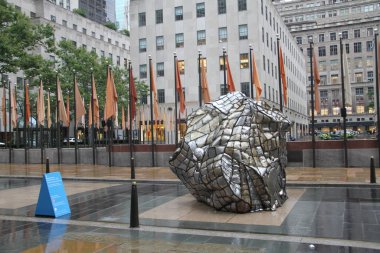 1 Eylül 2020, New York, ABD: Beatriz Cortez, Andy Goldsworthy (Kızıl Bayraklar), Lena Henke (Power Broker Purple) ve (Organ, Or