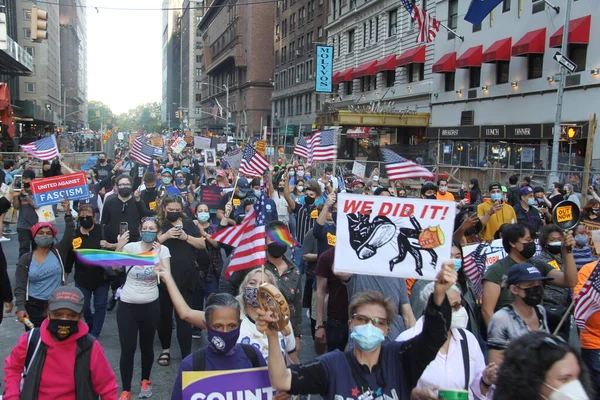 New People Marching 7Th Avenue Celebrate Victory Joe Biden 46Th — стоковое фото