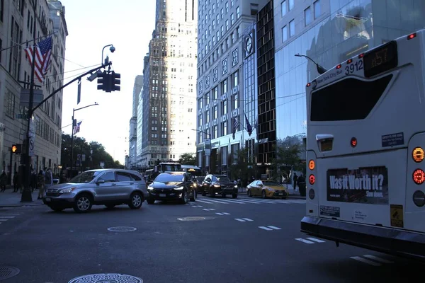 Outubro 2020 Nova York Eua Trabalhadores São Vistos Surfando Estrada — Fotografia de Stock