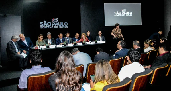 Sao Paulo 2019 Community Progam サンパウロ州知事ジョアオ ドリアは コミュニティプログラムを発表しました このプロジェクトは 州と市役所と協力して — ストック写真