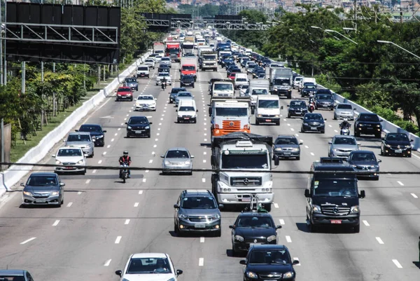 2020年11月26日ブラジル サンパウロ ブラジル サンパウロのマルグリナル ピニヒロス高速道路において コヴィド19型パンデミックが発生 — ストック写真