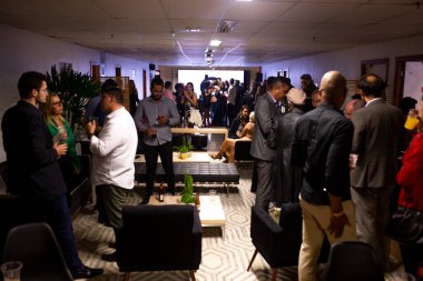 Brasilia, Brezilya - 19 Kasım 2020: Brezilya Cumhurbaşkanı Jair Bolsonaro 'nun oğlu Renan Bolsonaro, Moving 360 projesinin başlatılmasına katıldı.  