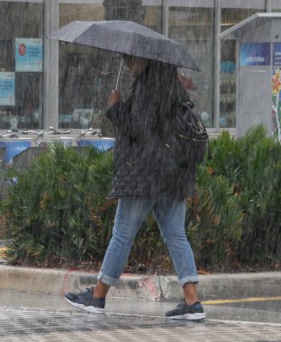 Sao Paulo 'da şiddetli yağış var. 8 Aralık 2020, Sao Paulo, Brezilya: Sao Paulo şehir merkezindeki sağanak yağış sel ve insanların akışını etkiliyor