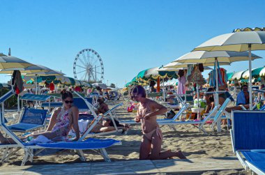 FLORIANOPOLIS, SC, 17.01.2020 - MOVIMENTACAO JURthe-INTERNACIONAL - Praia de Jurere Internacional Hareketi Florianopolis 'in kuzeyinde yer almaktadır. 