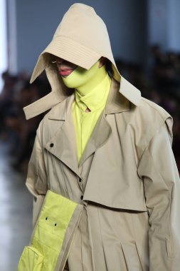 SAO PAULO, SP, 10 / 17 / 2019 - SPFW N48 - Perşembe gecesi Sao Paulo 'daki Ibirapuera Park' taki Pavilhao das Culturas Brasileiras 'taki SPFW N48 marka geçit töreni 