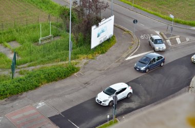 (INT) AB ülkelerine açık sınırlar. 4 Haziran 2020, Monza, İtalya: İtalya 3 Haziran 'da AB ülkelerine sınırlarını açtı ve bölgeler arasında dolaşım izni verdi. Bu, ekonomiyi yeniden canlandırmak için iki aydan fazla süren ablukadan sonra atılmış önemli bir adım. 