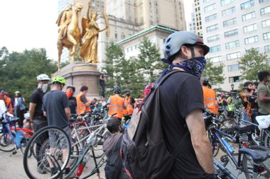 WASHINGTON, EUA, 06.06.2020 - PLAZA HAYAT MATTERS / CASA BRANCA - O prefeito de Washington DC Muriel Bowser renomeia parte da rua 16 em frante a Casa Branca para Black Lives Matter Plaza. Ha um protesto pacifico em frante a Casa Branca pela mor