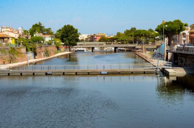 İtalya 'da FERRAGOSTO Tatili. 12 Ağustos 2020, Rimini, İtalya: İtalyan bayramı bu hafta sonu yaklaşıyor ve şimdiden Riviera Romagnola ve Rimini 'de büyük bir hareketlilik var.. 