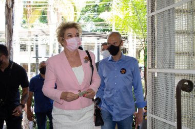 Sao Paulo 'daki ikinci tur seçimler. 29 Kasım 2020, Sao Paulo, Brezilya: Senatör seçilmiş Eduardo Suplicy, Alameda Gabriel Monteiro da Silva 'daki Colegio Madre Alix sandık merkezinde ilk tur oylamasında en çok oy alan aday.