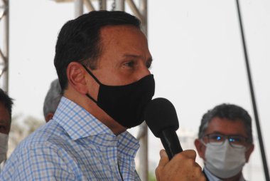 6. hatta, turuncu metro hattında çalışmaya devam ediliyor. 6 Ekim 2020, Sao Paulo, Brezilya: Sao Paulo Valisi Joao Doria Jr. 15.3 km ve 15 istasyon kapasiteli Line-6 Orange Metro 'da çalışmaya devam etmektedir.