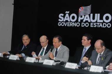 Covid-19.April 13. 2020, Sao Paulo, Brezilya: Bu Pazartesi Palacio dos Bandeirantes 'te düzenlenen basın toplantısında Coronavirus ile mücadele tedbirleri, (COVID-19)