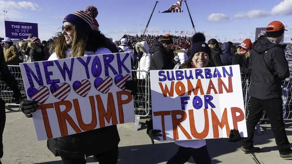 Endless Throngs Pennsylvania Supporters Turn Out Meet President Donald Trump — Stok Foto