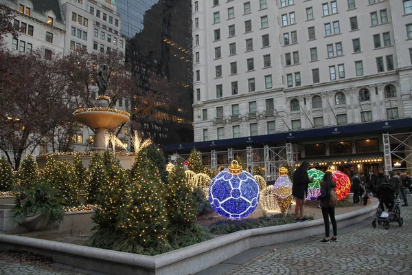 Листопада 2020 Нью Йорк Сша Різдвяні Прикраси Встановлені Grand Army — стокове фото